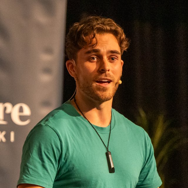 Fabian, founder of FLYTTE